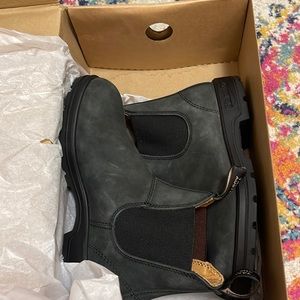 Rustic Black Blundstones, USA 8.5